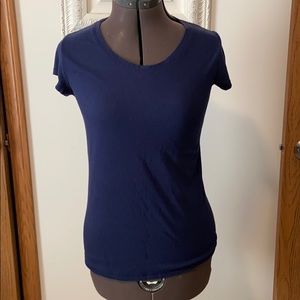 No boundaries navy blue basic T-shirt